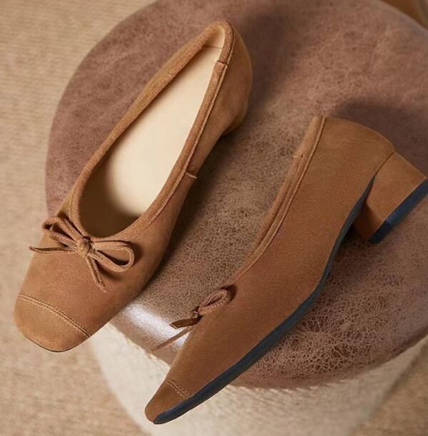 Versailles brown